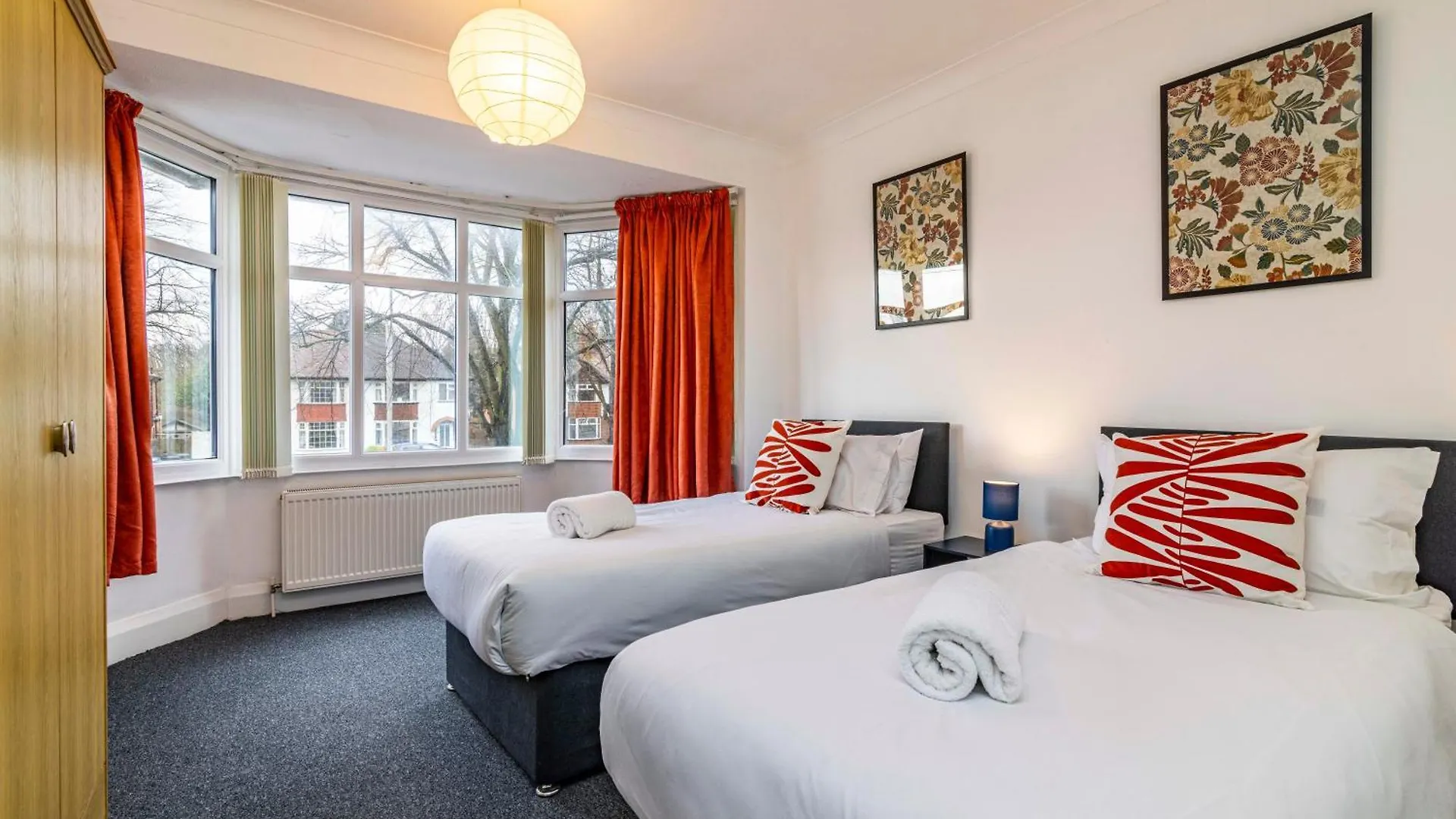 University View-Off-Street Parking-Sleeps 8-Fast Wifi Nottingham Holiday home