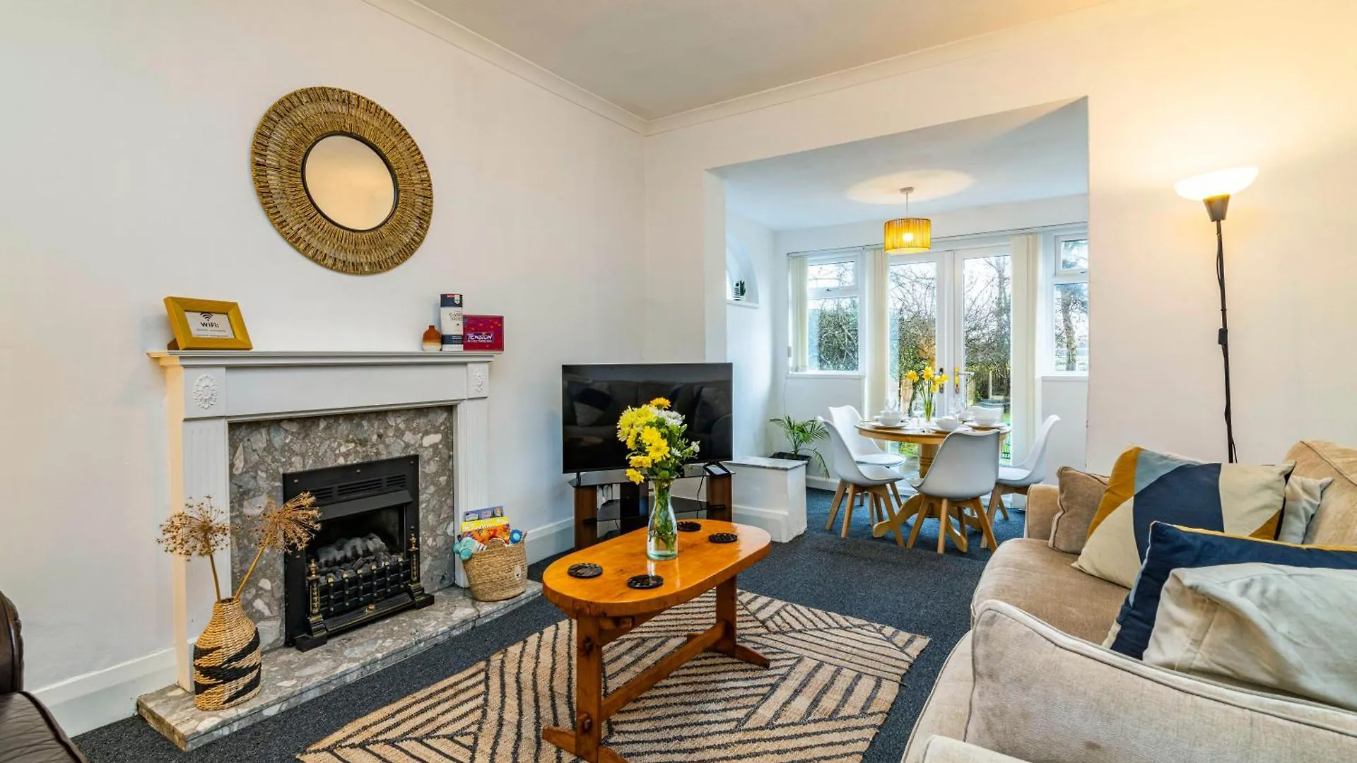 University View-Off-Street Parking-Sleeps 8-Fast Wifi Nottingham