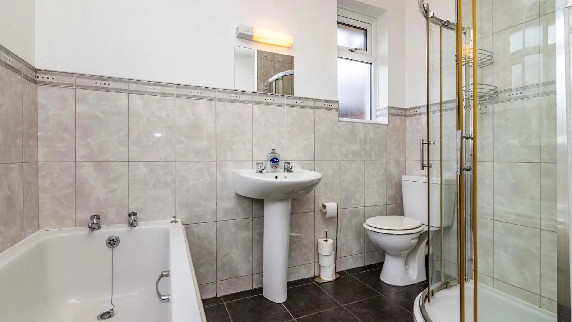 University View-Off-Street Parking-Sleeps 8-Fast Wifi Nottingham 0*,  United Kingdom