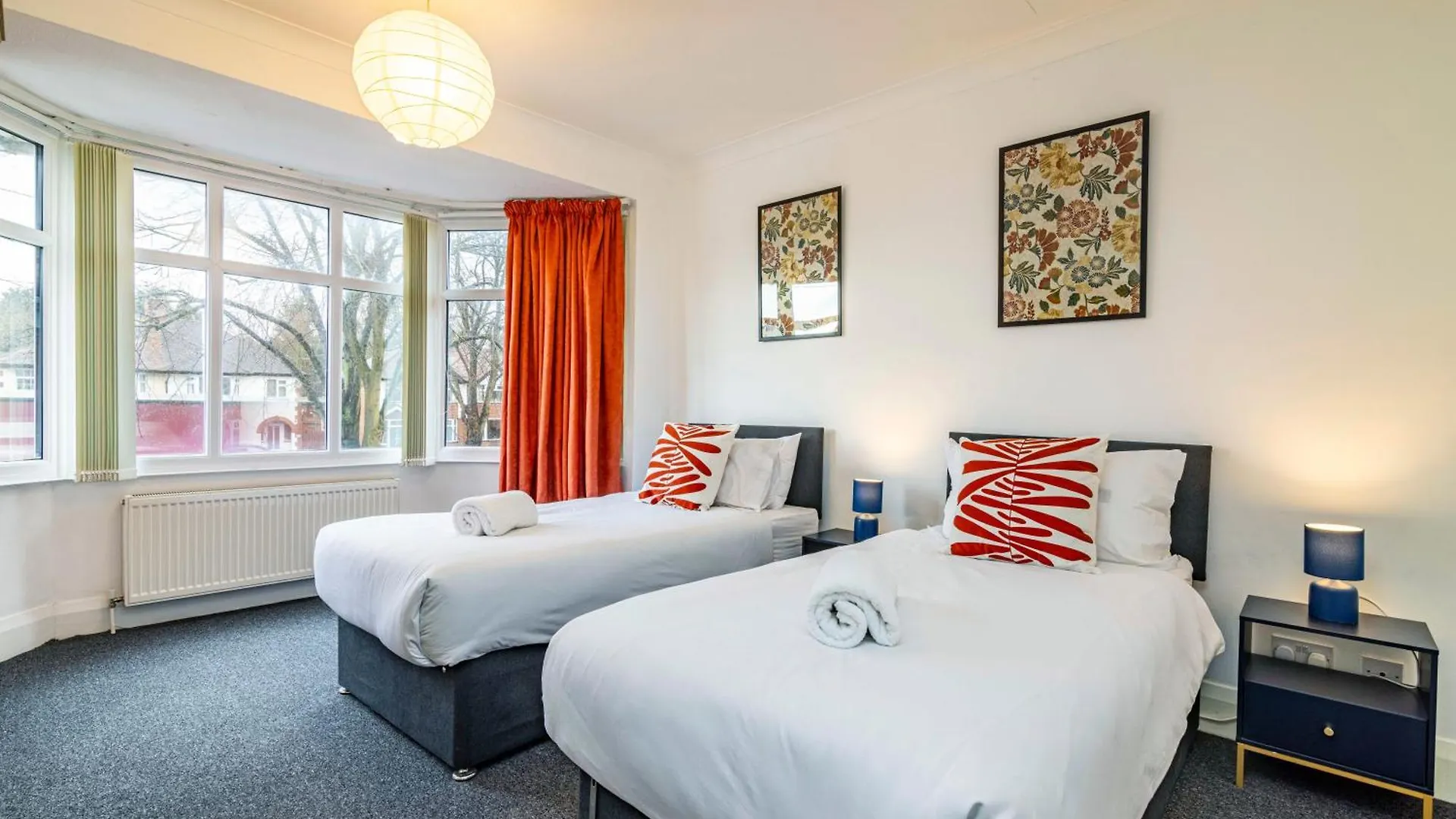 University View-Off-Street Parking-Sleeps 8-Fast Wifi Nottingham 0*,  United Kingdom